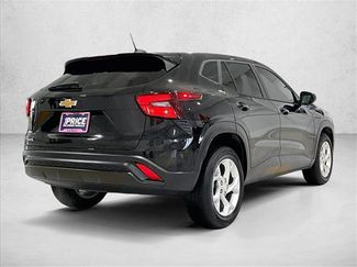 Used 2024 Chevrolet Trax LS w/ LS Convenience Package FWD video 2