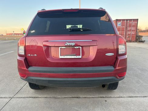 Used 2016 Jeep Compass Latitude image 4