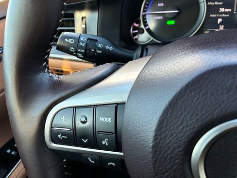 Used 2018 Lexus ES 300h image 26