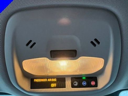 Used 2025 Chevrolet Trax LT image 24