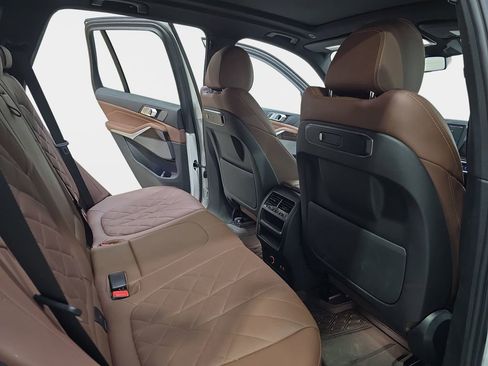 Used 2024 BMW X5 xDrive40i w/ Premium Package image 13