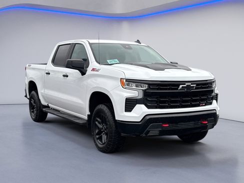 Used 2024 Chevrolet Silverado 1500 LT Trail Boss w/ Protection Package image 9