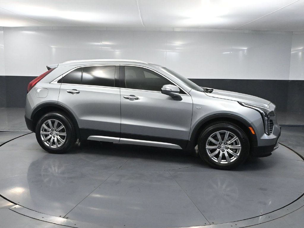 Used 2023 Cadillac XT4 Premium Luxury AWD/4WD image 3