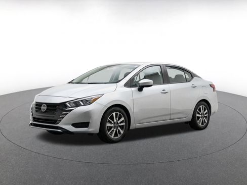 Used 2025 Nissan Versa SV FWD image 3