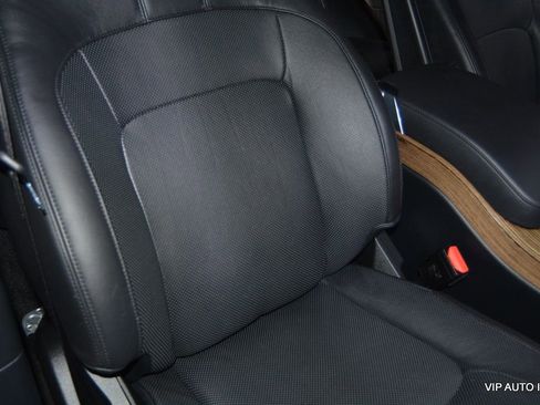 Used 2018 Land Rover Range Rover HSE image 14