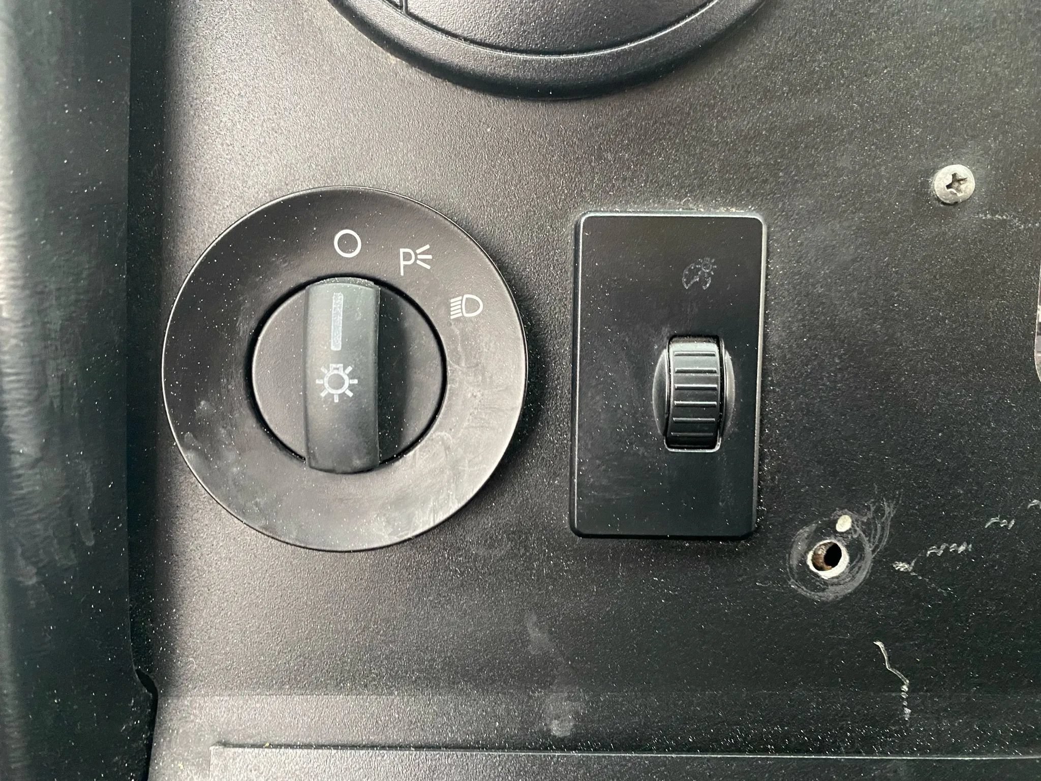 Used 2013 Ford E-350 and Econoline 350 Super Duty w/ Air Conditioning Prep Pkg RWD image 13