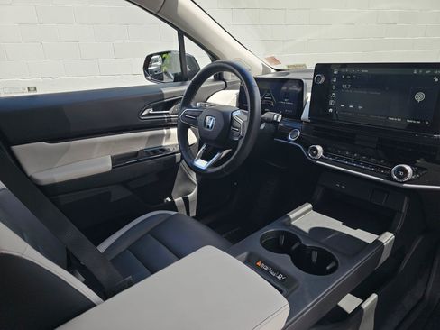 Used 2025 Honda Prologue Touring image 10