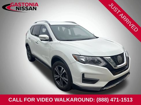 Used 2019 Nissan Rogue SV w/ Premium Package FWD image 1