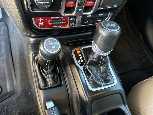Used 2022 Jeep Wrangler Unlimited Rubicon w/ LED Lighting Group AWD/4WD image 22
