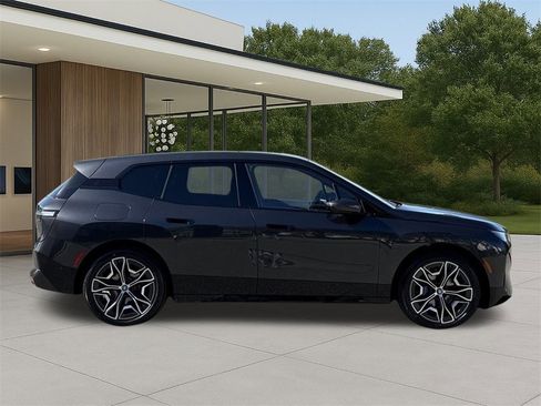 Used 2025 BMW iX xDrive50 w/ Sport Package image 9