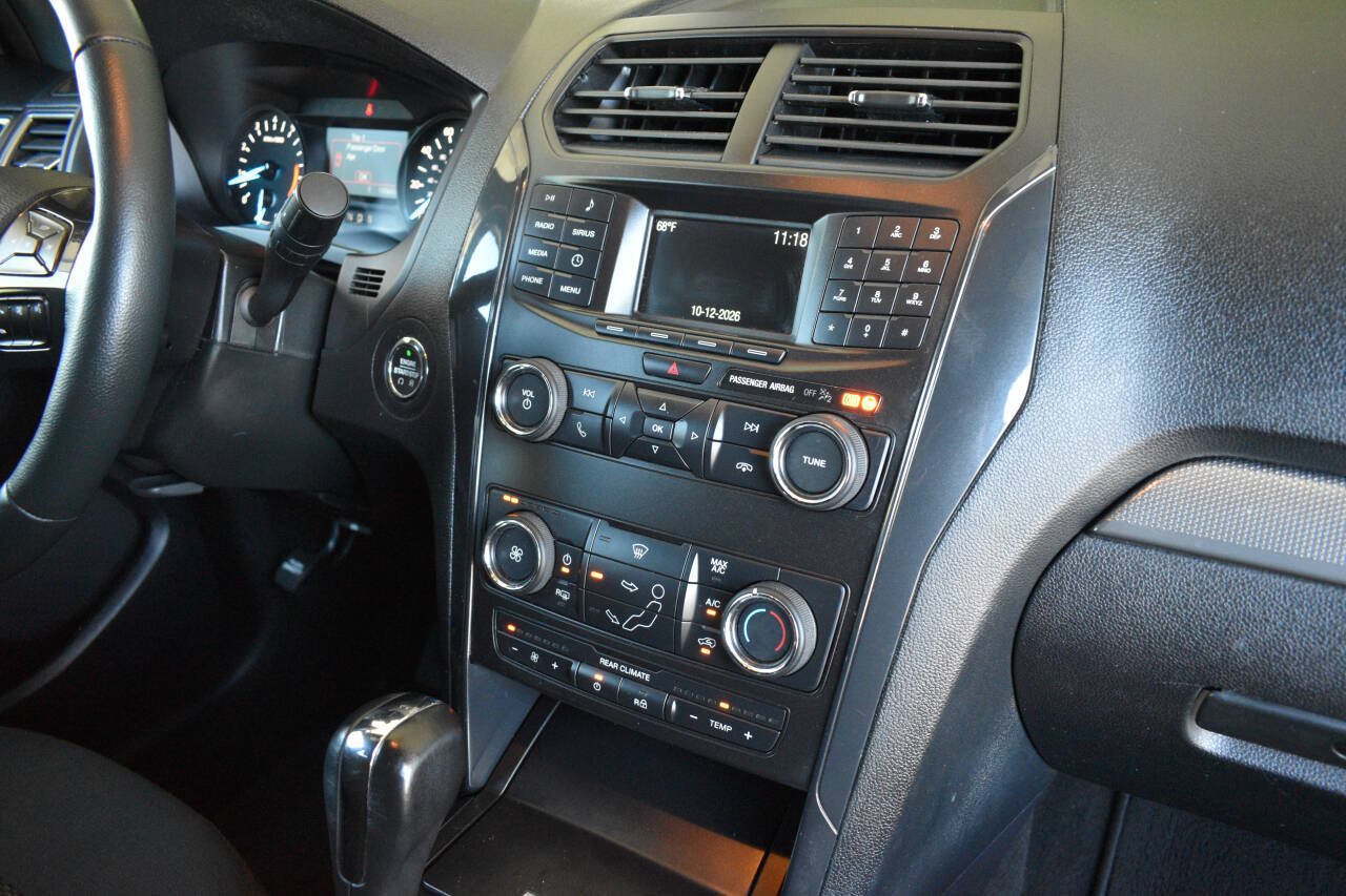 Used 2019 Ford Explorer XLT FWD image 24