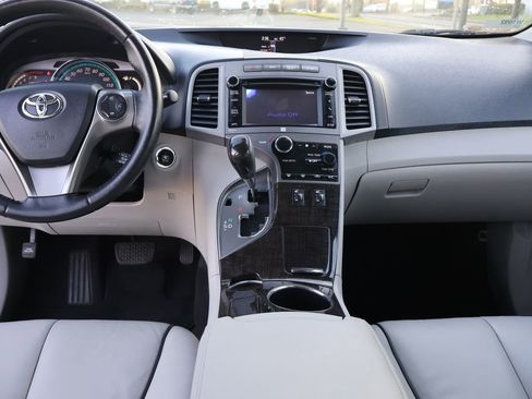 Used 2013 Toyota Venza XLE image 25