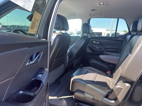 Used 2020 Chevrolet Traverse LT w/ LT Premium Package AWD/4WD image 30