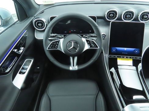 Certified 2025 Mercedes-Benz GLC 300 image 10