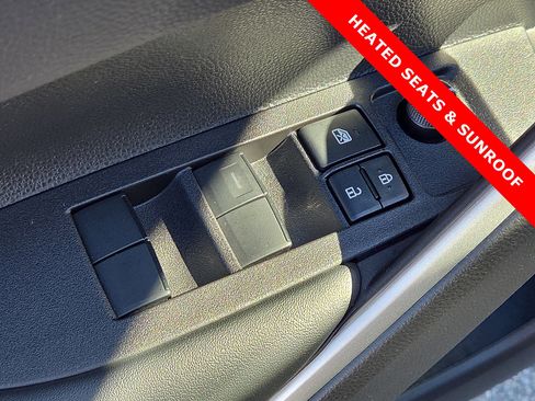 Used 2025 Toyota Corolla Cross AWD Hybrid image 13