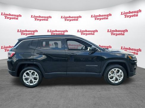 Used 2024 Jeep Compass Latitude AWD/4WD image 21