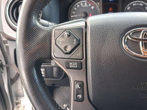 Used 2016 Toyota Tacoma TRD Sport w/ Towing Package AWD/4WD image 19