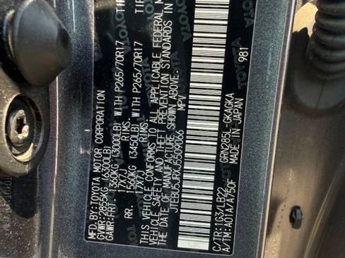 Used 2018 Toyota 4Runner SR5 Premium AWD/4WD image 18