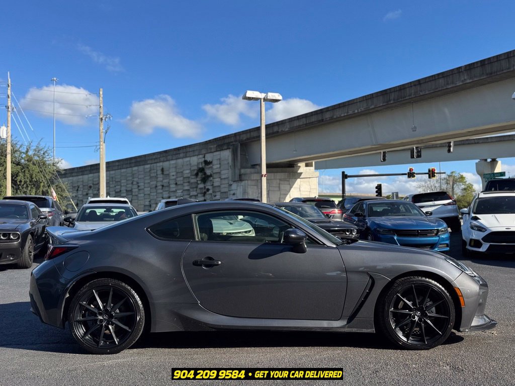Used 2022 Toyota GR86 Premium w/ ALL Weather Mat Package (TMS) RWD image 10