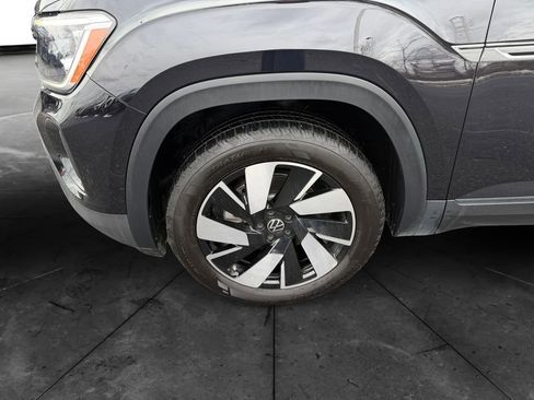Used 2023 Volkswagen Atlas SE w/ Black Wheel Package image 14