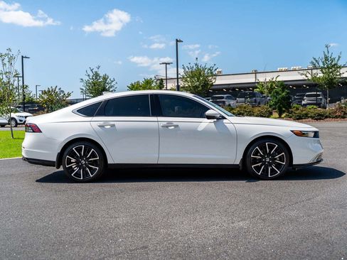Used 2024 Honda Accord Touring image 8