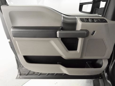 Used 2018 Ford F250 XLT w/ XLT Premium Package image 10