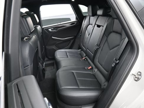 Certified 2023 Porsche Macan Turbo AWD/4WD image 24
