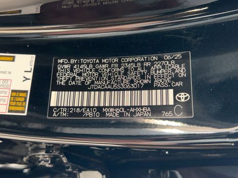 Used 2025 Toyota Prius Limited image 20