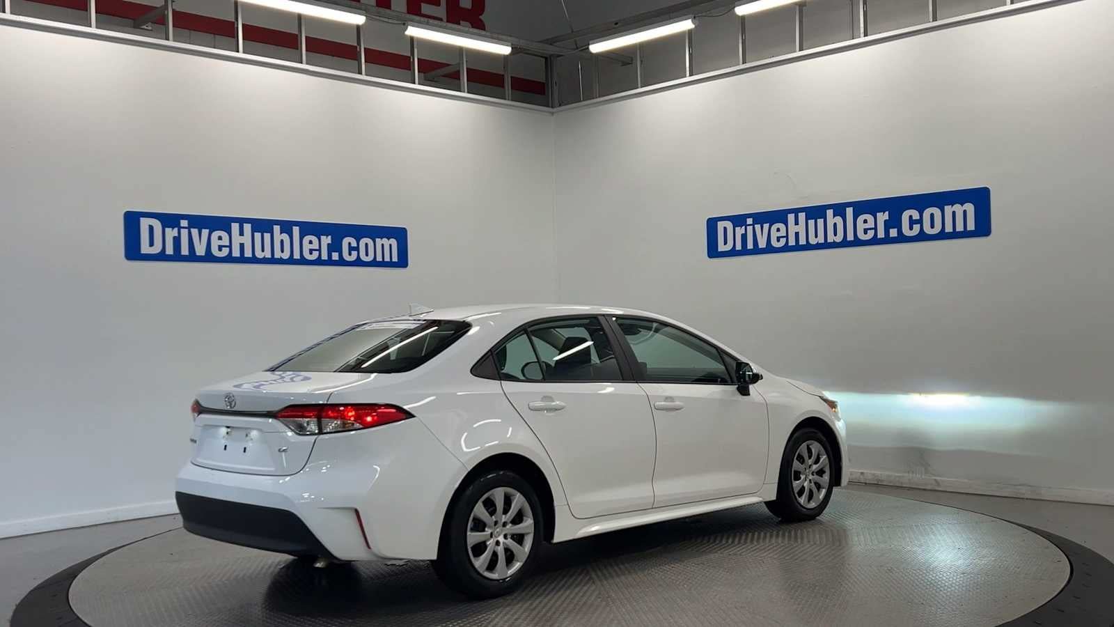 Used 2025 Toyota Corolla LE FWD image 8