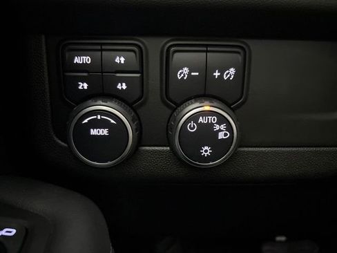 Used 2021 Chevrolet Suburban Z71 image 58