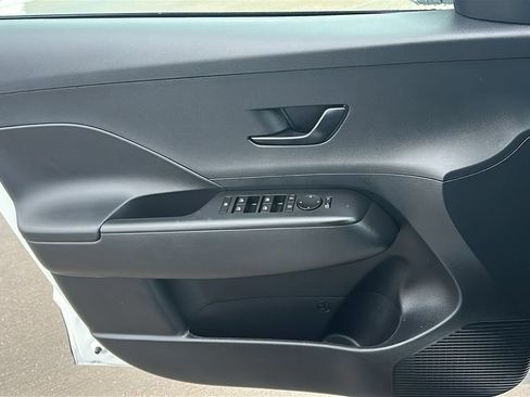 Used 2026 Hyundai Kona SE FWD image 19