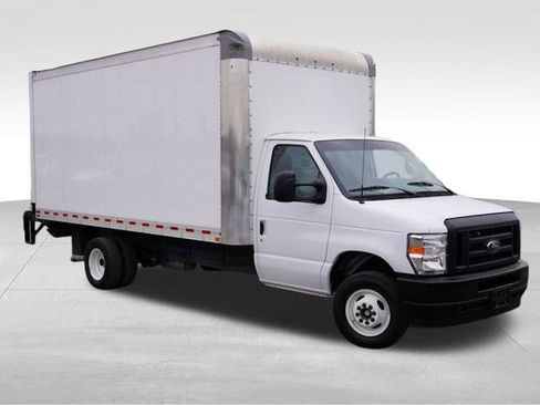 Used 2024 Ford E-450 and Econoline 450 Super Duty w/ Power Windows & Locks Group image 1