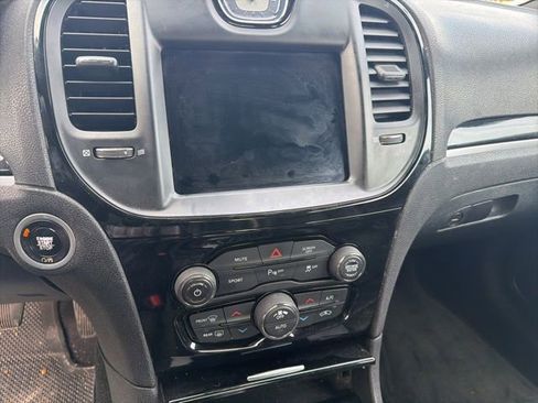 Used 2018 Chrysler 300 S w/ 300S Premium Group image 6