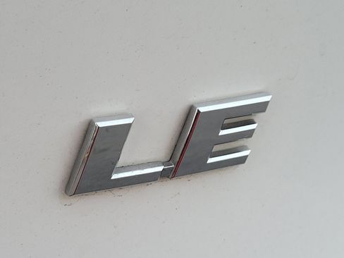 Used 2019 Toyota RAV4 LE image 33