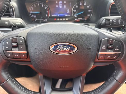Used 2020 Ford Explorer XLT w/ Equipment Group 202A AWD/4WD image 25