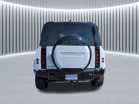 Used 2025 Land Rover Defender 110 X-Dynamic SE AWD/4WD image 7