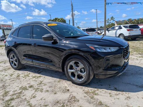 Used 2024 Ford Escape ST-Line w/ Tech Pack #1 FWD image 2