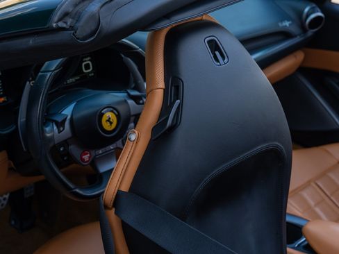 Used 2019 Ferrari Portofino RWD image 46