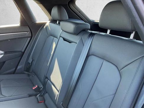 Used 2025 Audi Q3 2.0T Premium Plus w/ Premium Plus Package image 14