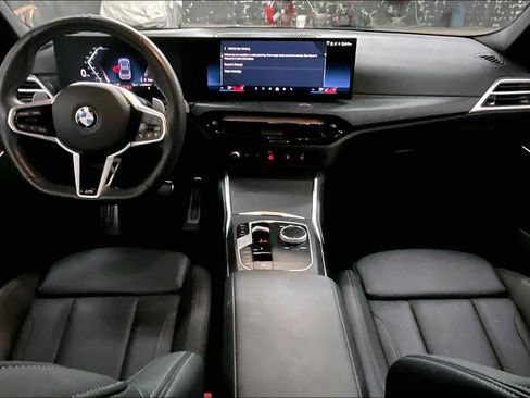 Used 2025 BMW 330i Sedan w/ M Sport Package image 17