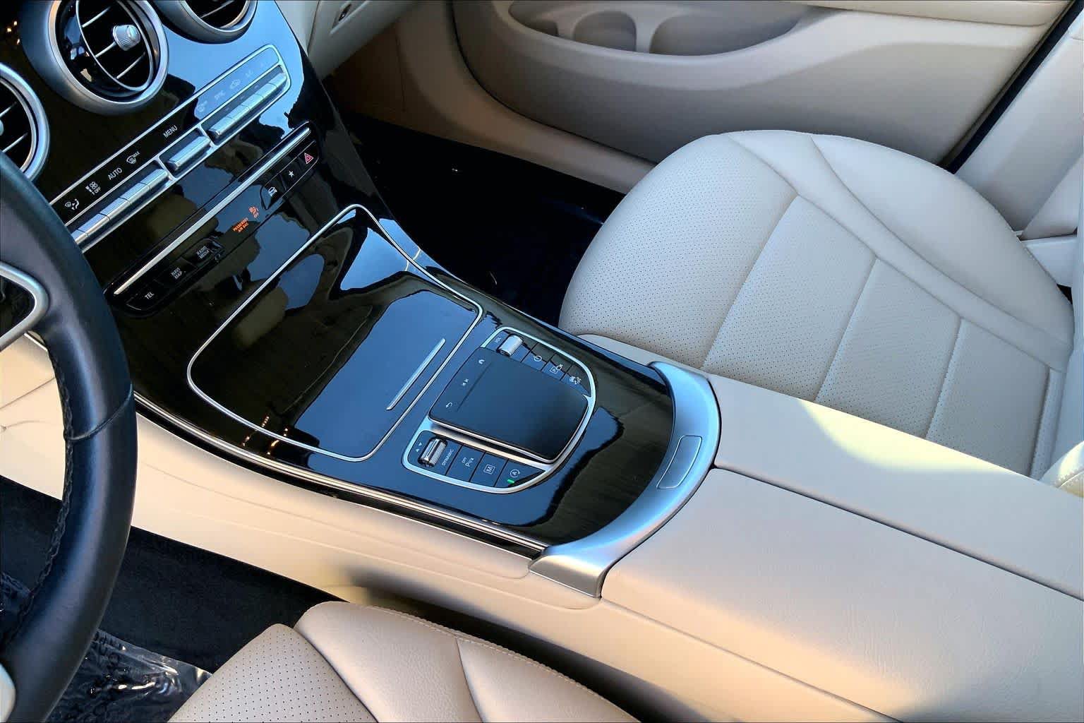 Used 2021 Mercedes-Benz GLC 300 4MATIC image 16