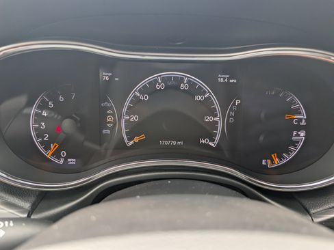 Used 2020 Jeep Grand Cherokee Altitude RWD image 16
