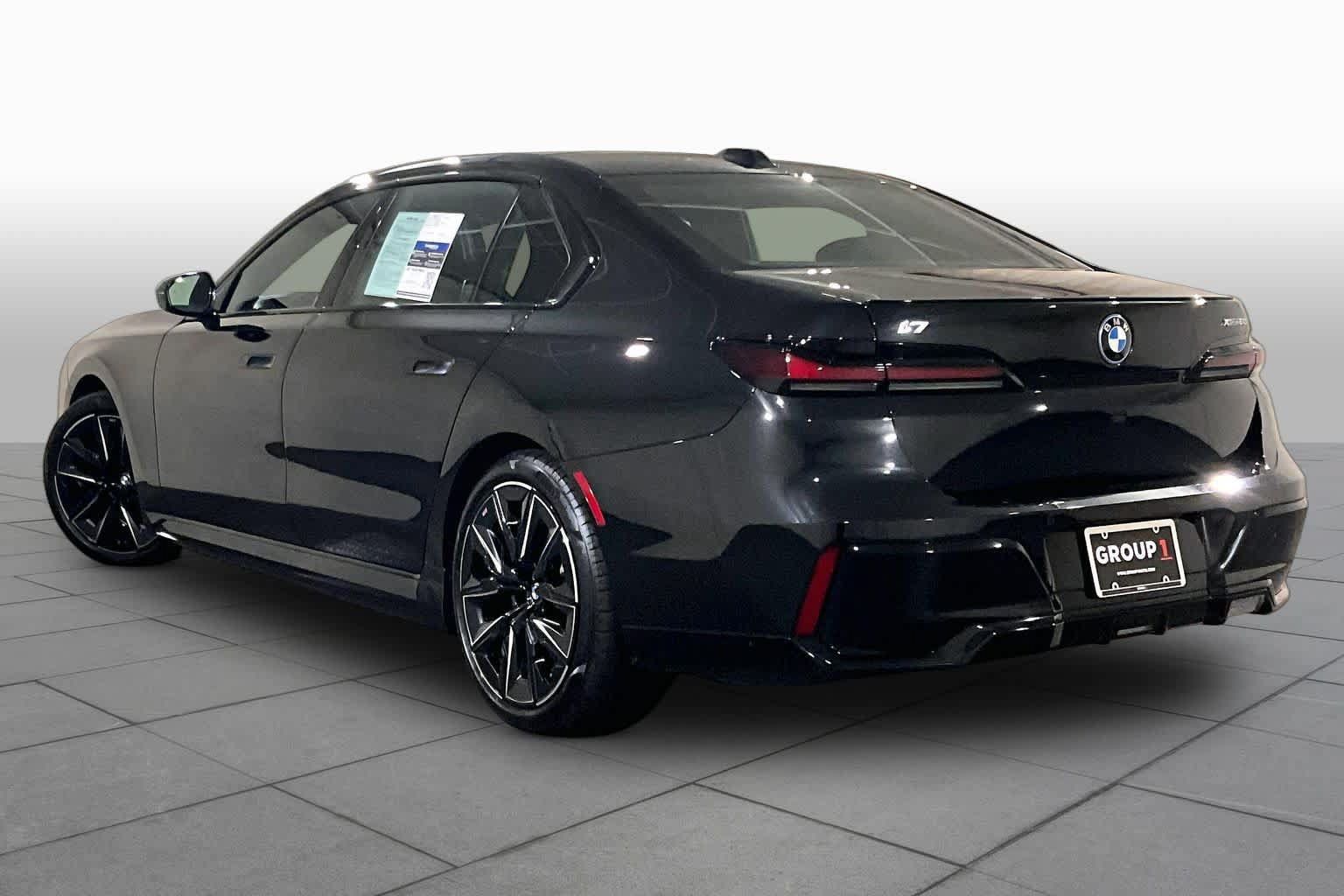Used 2023 BMW i7 xDrive60 AWD/4WD image 11