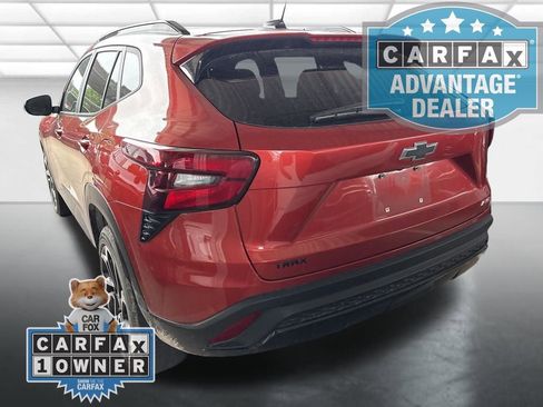 Used 2024 Chevrolet Trax RS w/ Sunroof Package FWD image 5