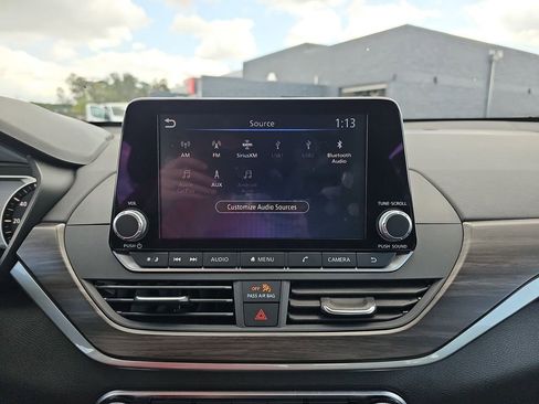 Used 2025 Nissan Altima 2.5 SV image 25