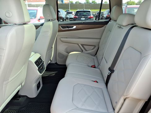 Used 2025 Volkswagen Atlas SE FWD image 26