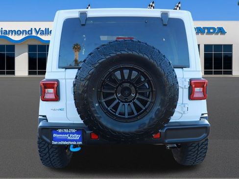 Used 2024 Jeep Wrangler Sahara image 5