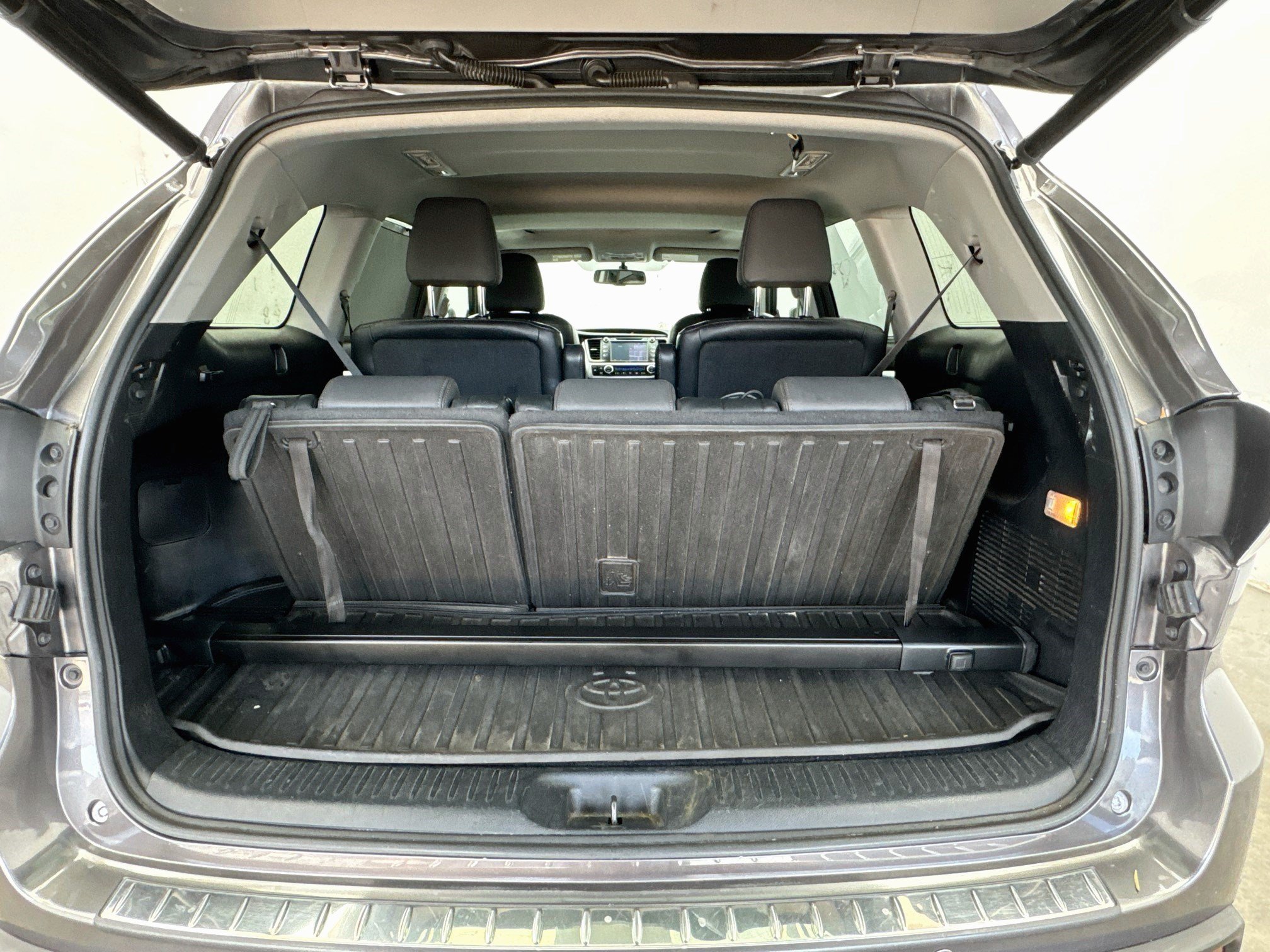 Used 2015 Toyota Highlander XLE FWD image 18