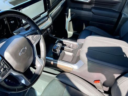 Used 2024 Chevrolet Silverado 1500 LT Trail Boss w/ Convenience Package II image 16