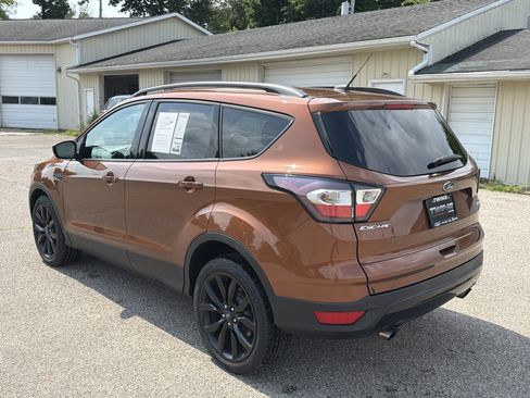 Used 2017 Ford Escape SE w/ Equipment Group 201A AWD/4WD image 7
